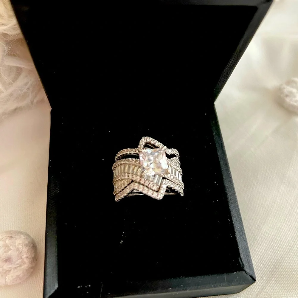 Silver Ring. - Picture 1 of 6